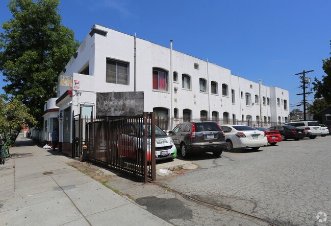 Building - 1825-1829 W Sunset Blvd