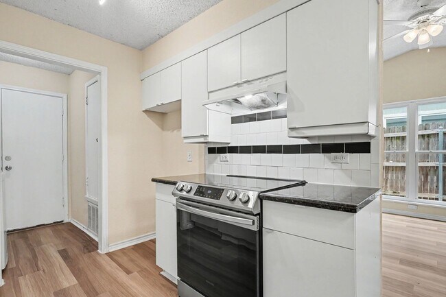 Building Photo - Charming 2-bedroom, 1-bath home in a convenient Fort Worth location!