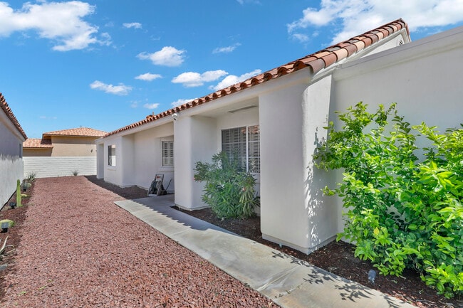 Building Photo - 77576 Cll Las Brisas N