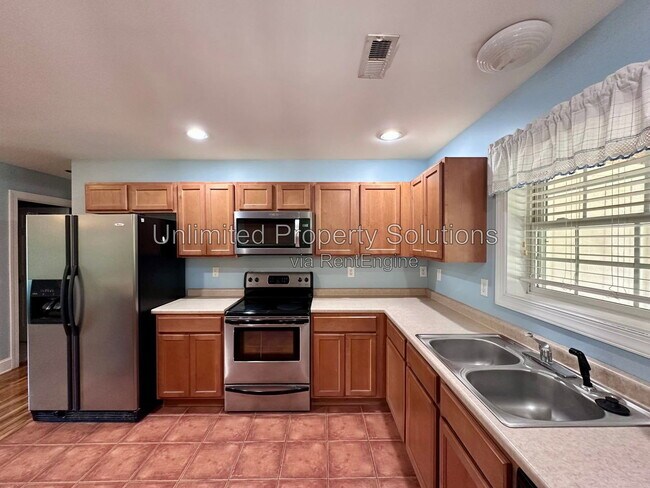 Building Photo - 23 Creekstone Ln