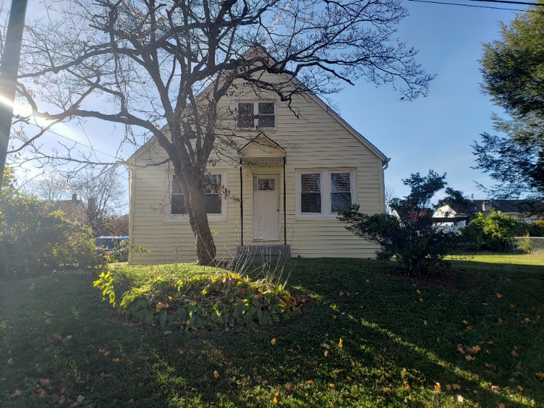 Primary Photo - 701 Hillside Ave