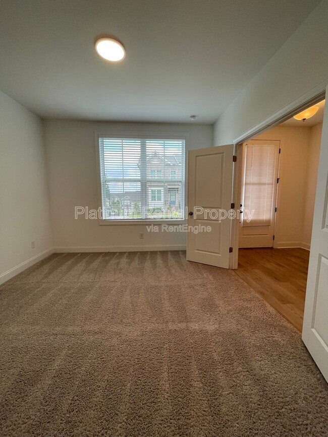 Building Photo - 5221 Riden Ct