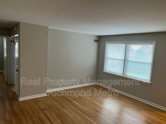 Building Photo - 1140 Shuford Ave