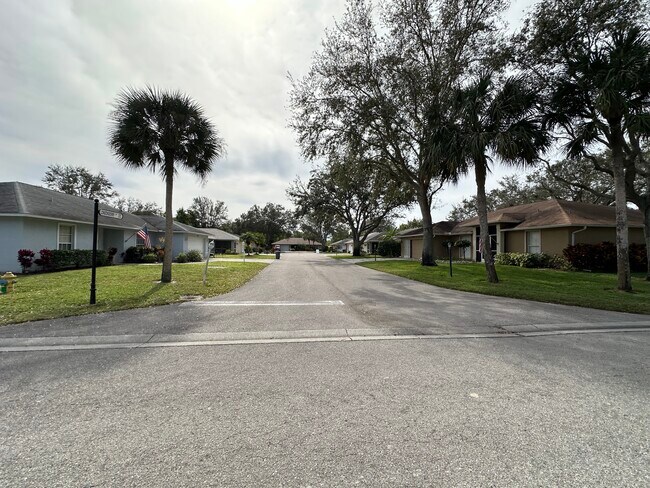 Building Photo - 12361 Notting Hill Ln