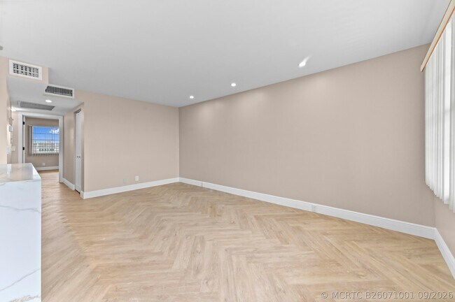 Building Photo - 4055 Wolverton C