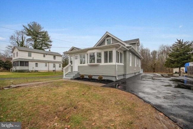 Building Photo - 14 Sewell St