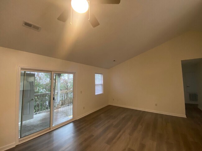 Building Photo - 5140 Greenville Loop Rd