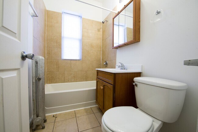 Building Photo - 5958 W North Ave 1605-11 N Austin Chicago, IL 60639