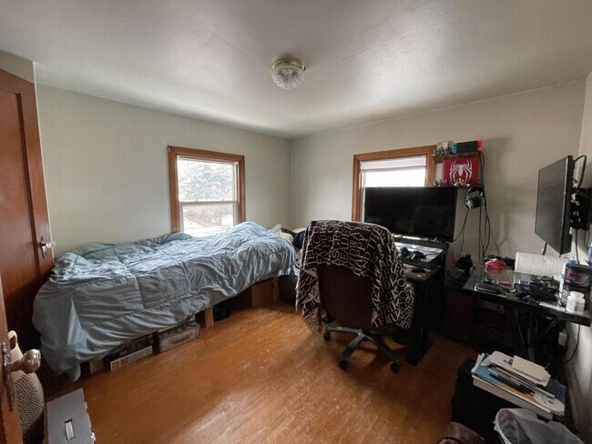 Building Photo - 1323 N 21st St