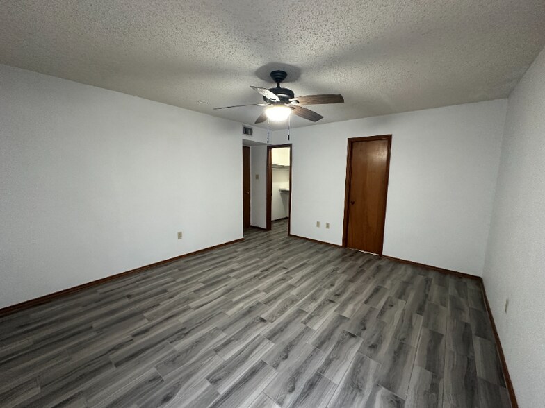 Building Photo - 3501 N 23rd Ln