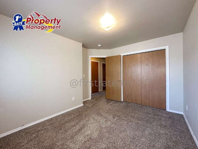 Building Photo - 4721 W Pasadena Ln