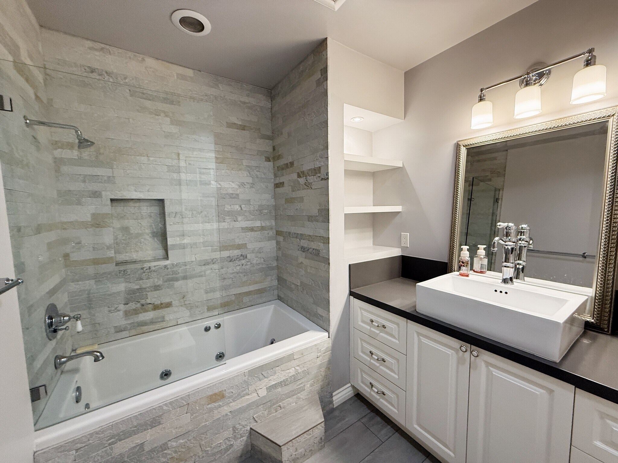 Building Photo - 5932 Cahill Ave