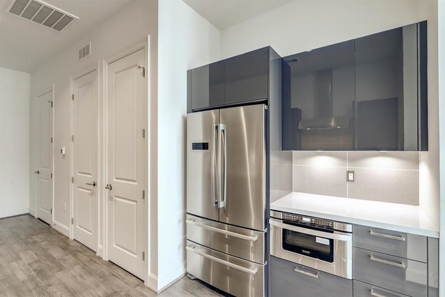 Building Photo - 1211 Caroline St