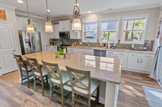 Building Photo - Spacious 4-Bedroom Sanctuary with 3 Full Baths in Hampstead – Your Dream Home Awaits! No pets all...