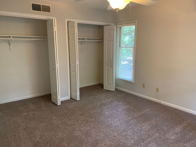 Building Photo - 2 Bed | 2 Bath Condo In Raleigh with Large...