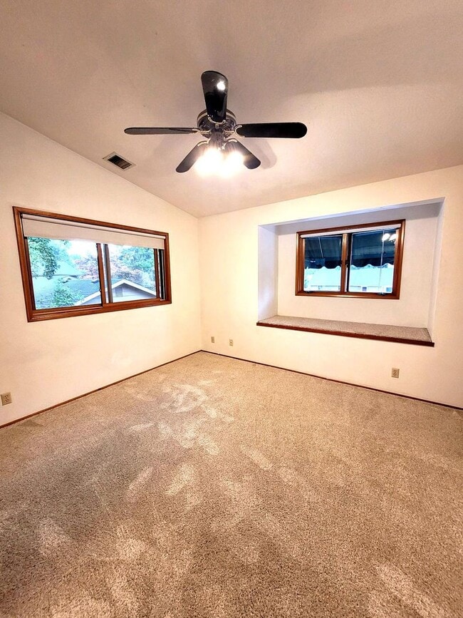 Primary Photo - 1124 Woodside Dr