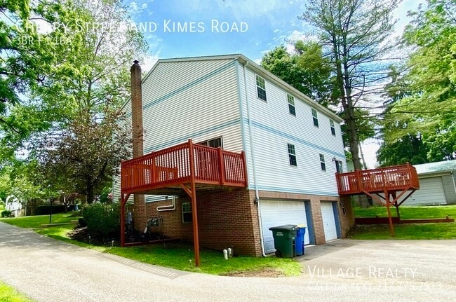 Building Photo - 225 Cherry St