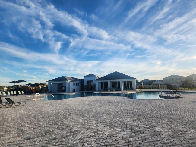 Building Photo - 1622 Reservoir Pl