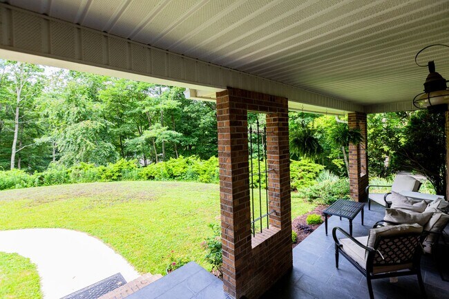 Building Photo - 26 Indian Knob Rd