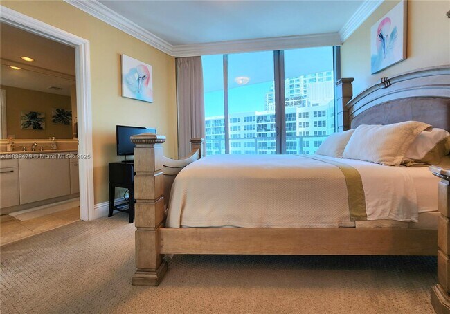 Building Photo - 3101 S Ocean Dr
