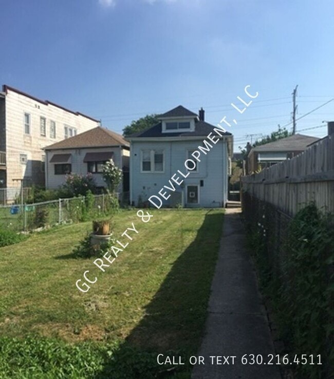 Building Photo - 9232 S Anthony Ave