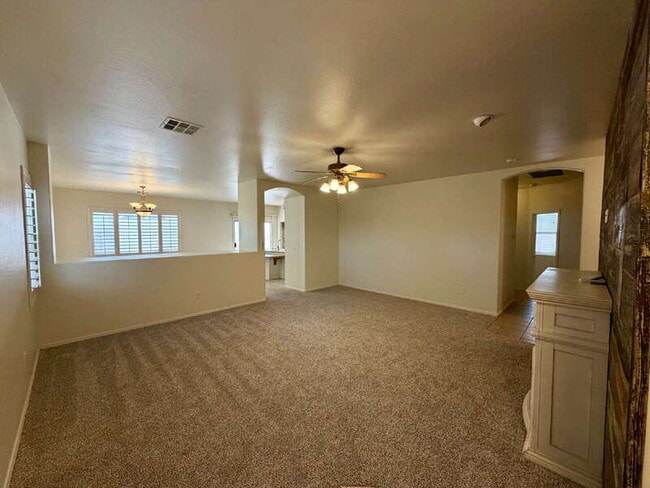 Building Photo - 2540 W Hawks Eye Ave