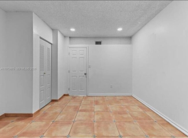 Building Photo - 4850 SW 63rd Terrace