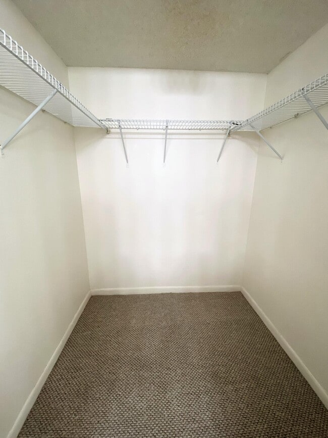 Building Photo - 12962 Briarlake Dr