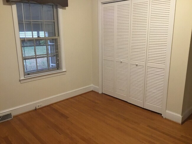 Building Photo - 1035 Candlewood Ln