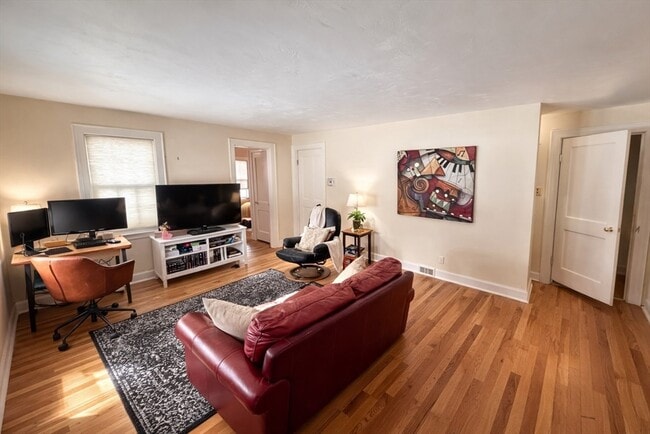 Building Photo - 45 McPhee Rd