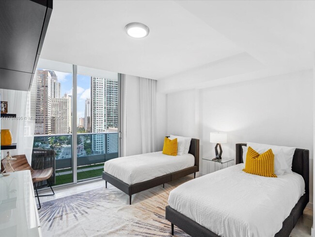 Building Photo - 200 Biscayne Blvd Way