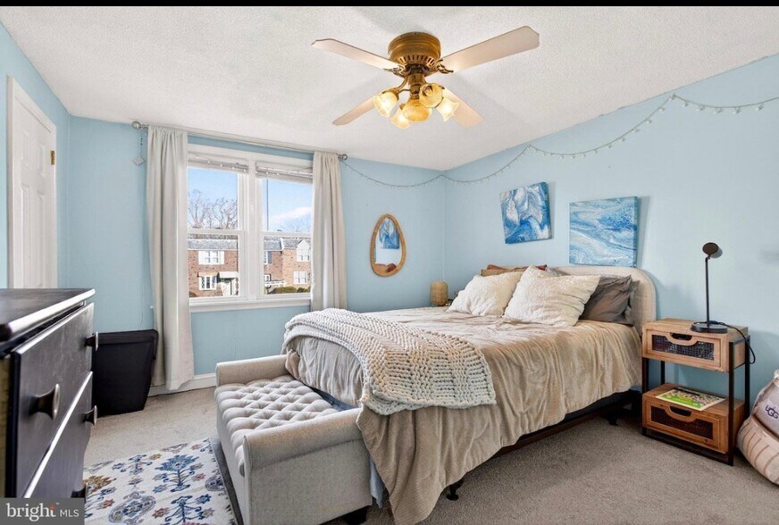 Building Photo - 304 Pine St