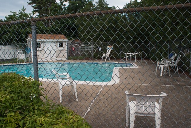 Building Photo - POOL IS OPEN !  Gorgeous 2 Bdrm Condo $2500, Central AIR !! No Smoking- small Dogs OK- WD Hookup