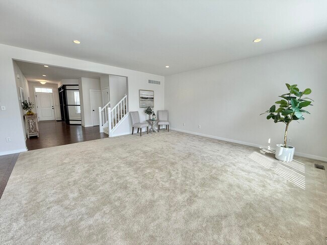Building Photo - 6394 S Trailwoods Dr