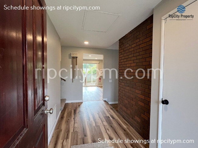 Building Photo - 12250 SW Indian Hill Ln