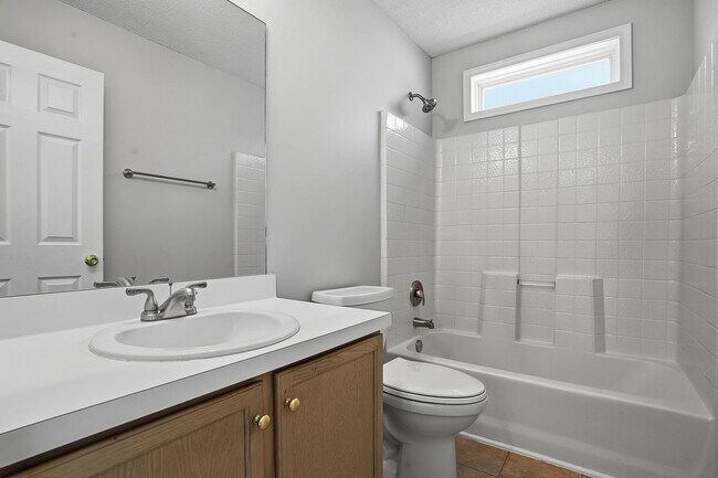 Building Photo - RANCH HOME with 3 bedrooms and 2 baths-CONVENIENT LOCATION