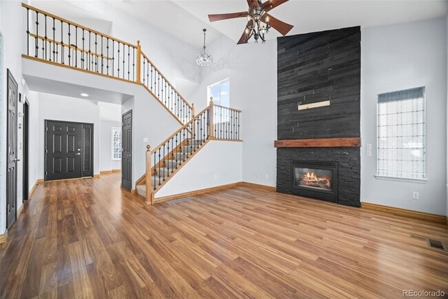 Building Photo - 421 W English Sparrow Dr