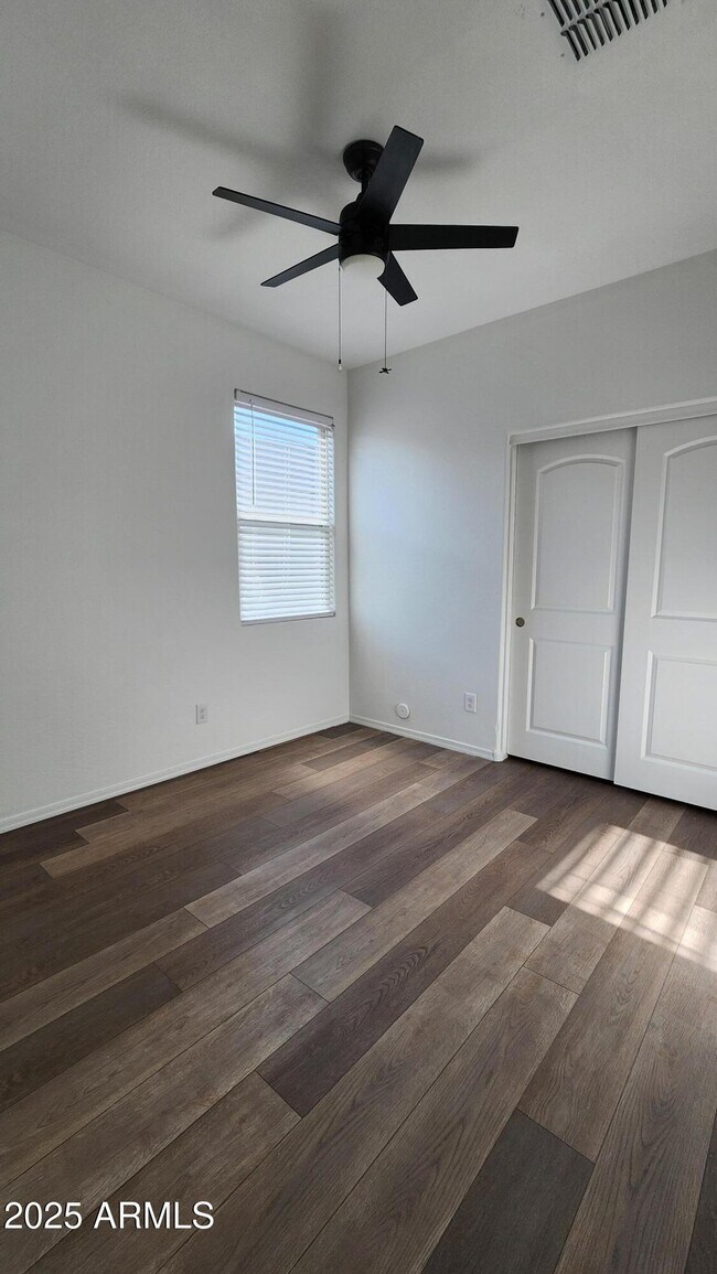 Building Photo - 41932 W Manderas Ln