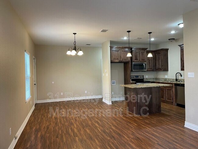 Building Photo - 603 Franklin Ave