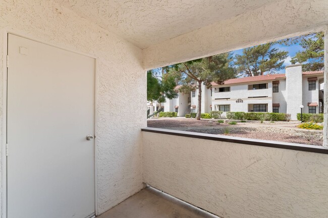 Building Photo - Exquisite Home, Prime Location!