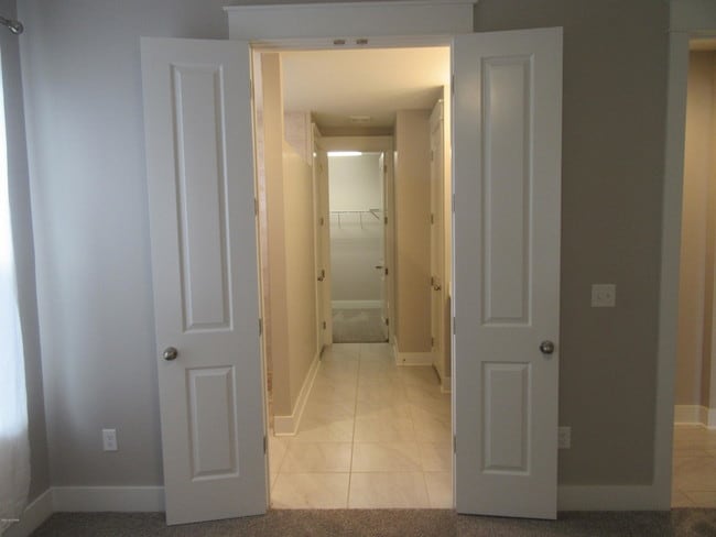 Building Photo - 1117 Blazing Star St