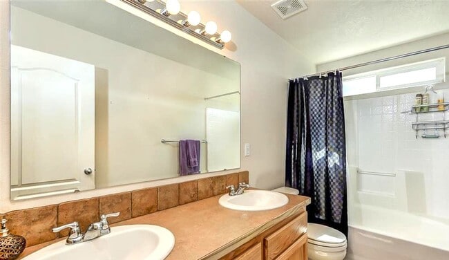 Building Photo - 11637 W Palm Dr