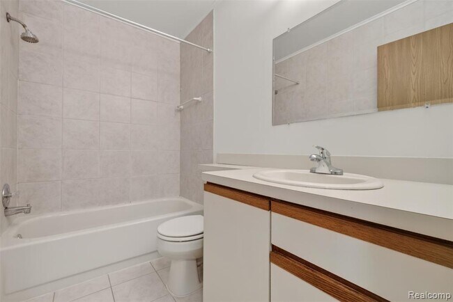 Building Photo - 26070 N Lake Dr