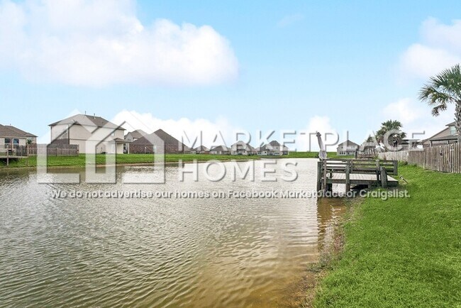 Building Photo - 905 Lakeshore Vlg Pt