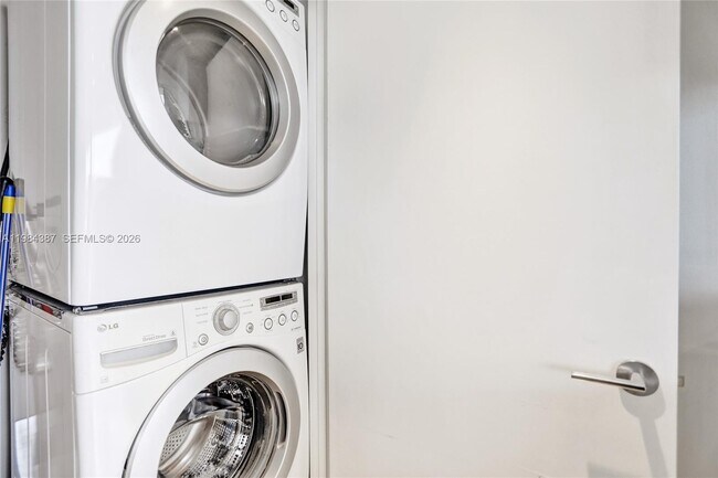 Building Photo - 400 Alton Rd