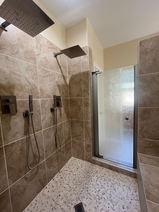 Building Photo - Elegant 5-Bedroom Carmel Valley Home with ...