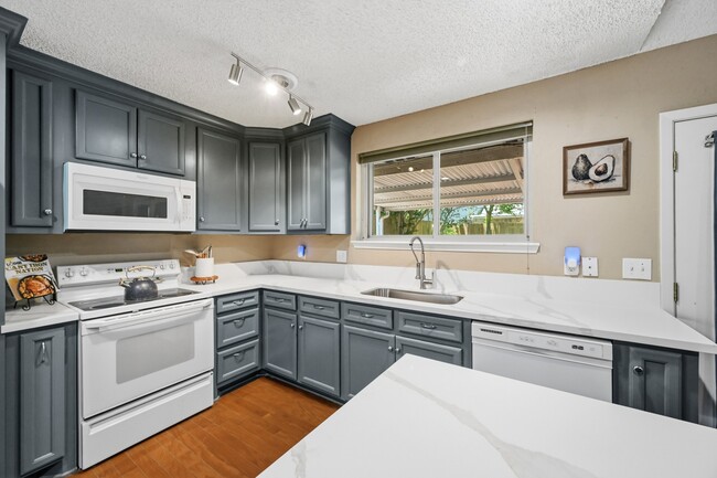 Building Photo - 17511 Favor Bend Ct