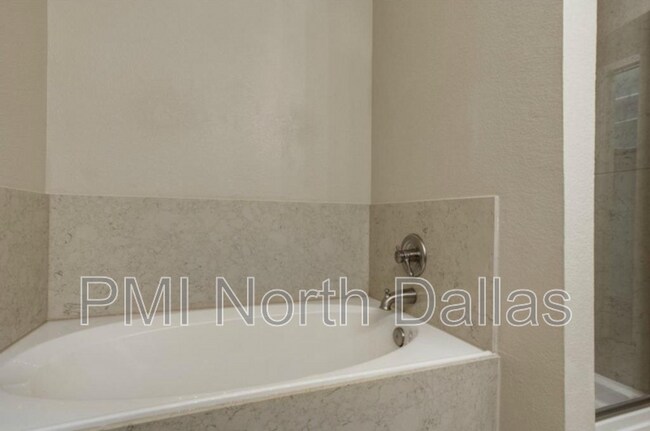 Building Photo - 7001 Van Gogh Dr