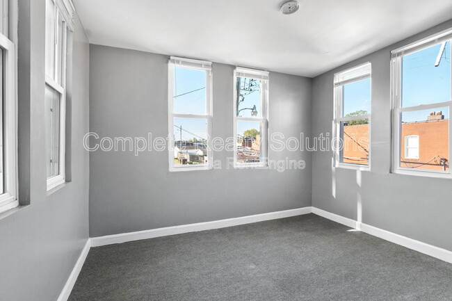 Building Photo - 3248 Delor St