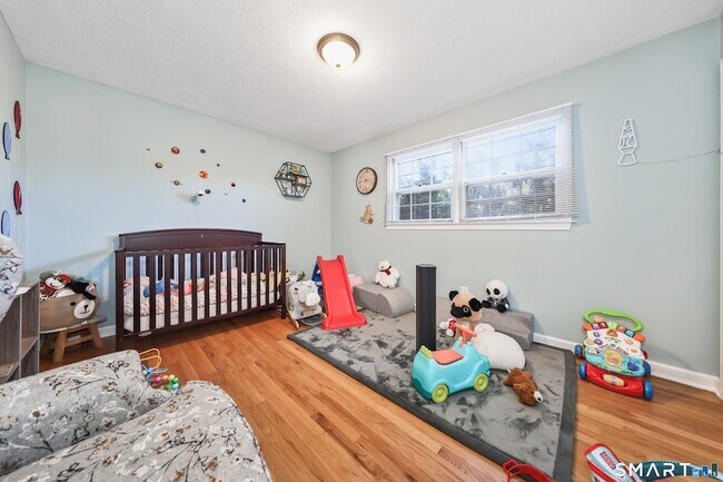 Building Photo - 41 Trout Brook Dr